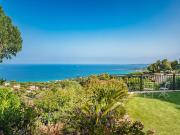 Villa avec piscine en bord de mer