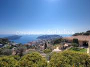 Villa avec piscine en bord de mer