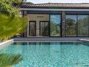 Villa avec piscine en bord de mer