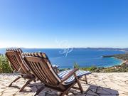 Villa avec piscine en bord de mer