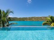 Villa avec piscine en bord de mer