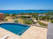 Villa avec piscine en bord de mer
