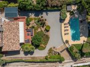 Villa avec piscine en bord de mer