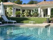 Villa avec piscine en bord de mer