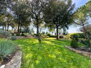 Villa avec piscine et grand jardin paysagé 2838m2 à...