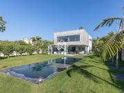 Villa avec piscine et jardin