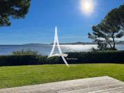 Villa avec piscine et jardin