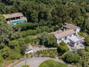 Villa avec piscine et jardin