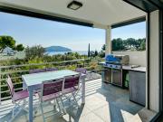 Villa avec piscine et jardin