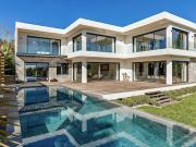 Villa avec piscine et jardin