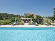 Villa avec piscine et jardin