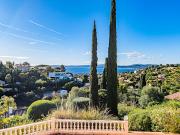 Villa avec piscine et jardin