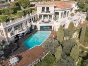 Villa avec piscine et jardin