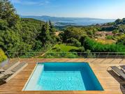 Villa avec piscine et jardin