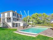 Villa avec piscine et jardin