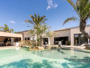 Villa avec piscine et jardin