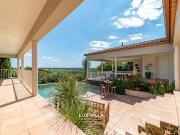 Villa avec piscine et jardin