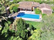 Villa avec piscine et jardin