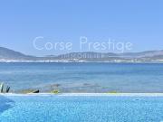 Propriété avec piscine et jardin