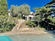 Villa avec piscine et jardin