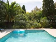 Villa avec piscine et jardin