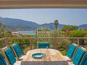 Villa avec piscine et jardin