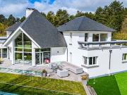 Villa avec piscine et terrasse