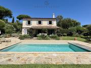 Villa avec piscine et jardin