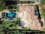 Villa avec piscine et jardin