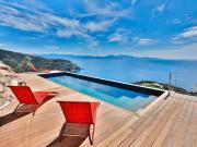 Villa avec piscine et jardin