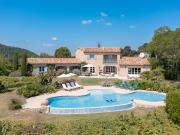 Villa avec piscine et jardin