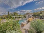 Villa avec piscine et jardin