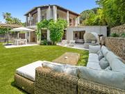 Villa avec piscine et jardin