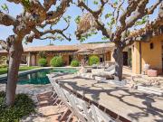Villa avec piscine et jardin