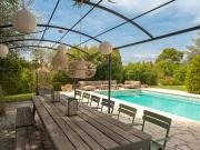 Villa avec piscine et jardin