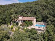 Villa avec piscine et jardin