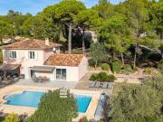 Villa avec piscine et jardin