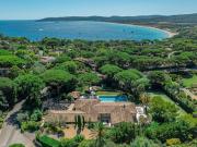 Villa avec piscine et jardin