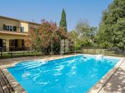 Villa avec piscine et jardin