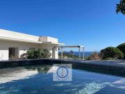 Villa avec piscine et jardin