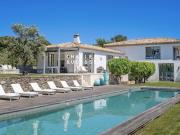 Villa avec piscine et jardin