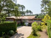 Villa avec piscine et jardin