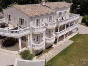Villa avec piscine et jardin