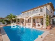 Villa avec piscine et jardin