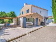 Villa avec piscine et jardin