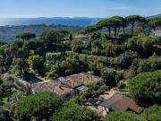 Villa avec piscine et jardin