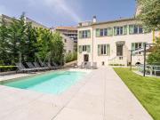 Villa avec piscine et jardin