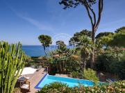 Villa avec piscine et jardin