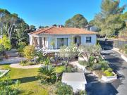 Villa avec piscine et jardin