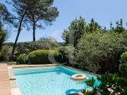 Villa avec piscine et jardin